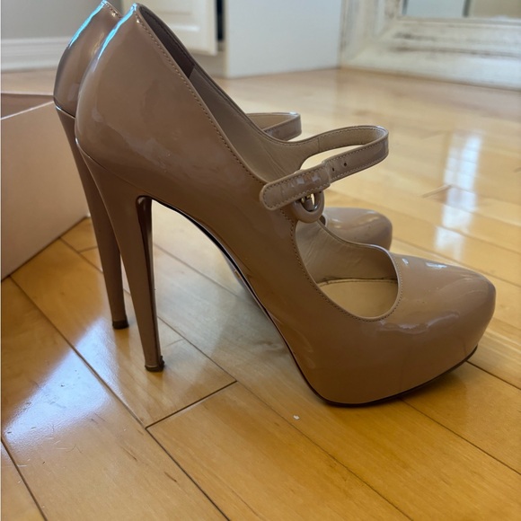 Prada Vernice nude heels - Picture 2 of 10